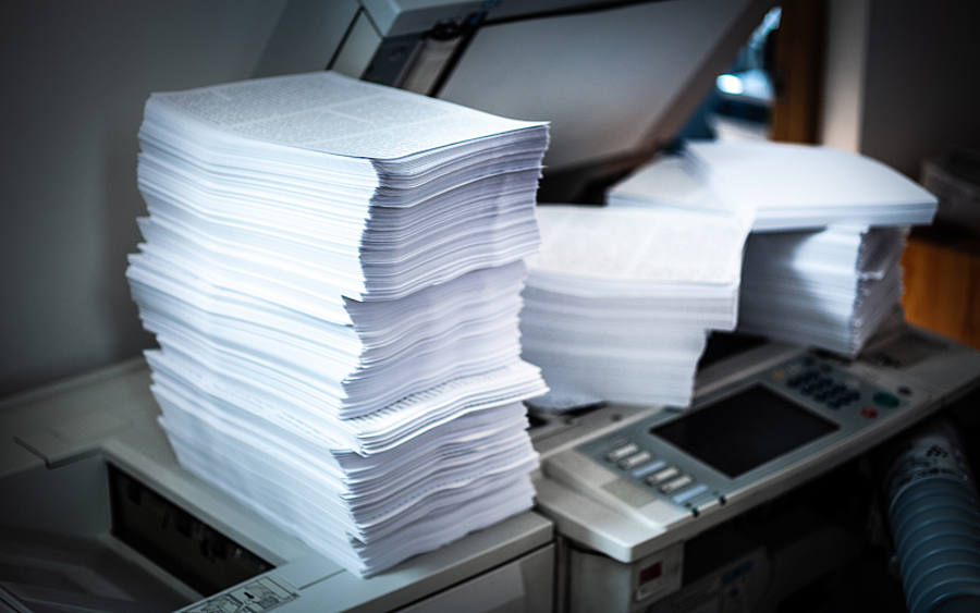 Dokumente neben einem Enterprise-Scanner