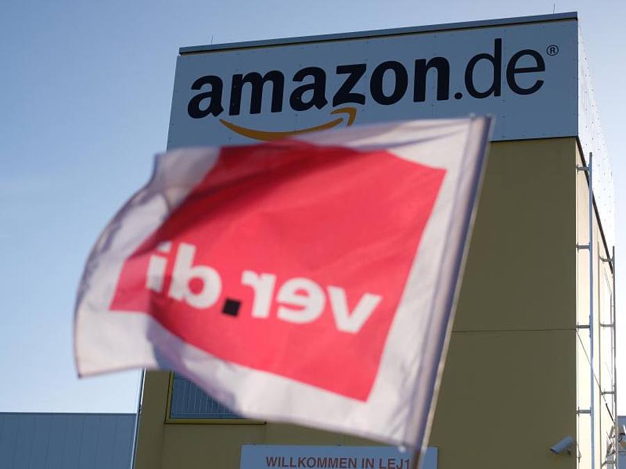 Mit bundesweit mehrtägigen Streiks beim Online-Händler Amazon will die Dienstleistungsgewerkschaft Verdi erneut Druck machen in ihrem jahrelangen Kampf für einen Einzelhandels-Tarifvertrag. Foto: Sebastian Willnow/dpa-Zentralbild/dpa