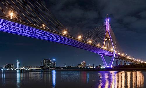 Die Rama-VIII.-Brücke in Bangkok