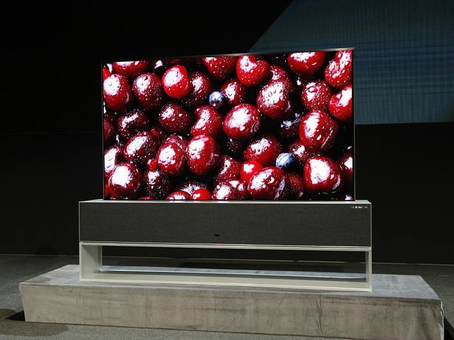Der zusammenrollbare LG-Fernseher auf der CES in Las Vegas. Foto: John Locher/AP