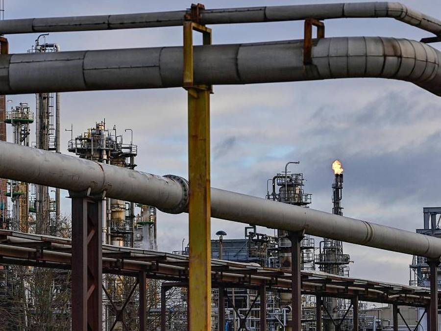 Der russische Ölkonzern Rosneft ist an der PCK-Raffinerie beteiligt. Foto: Patrick Pleul/dpa-Zentralbild/ZB
