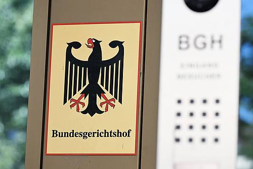 Bevor bei Urheberrechtsverletzungen Netzsperren verlangt werden können, müssen zunächst alle anderen Mittel ausgeschöpft werden.