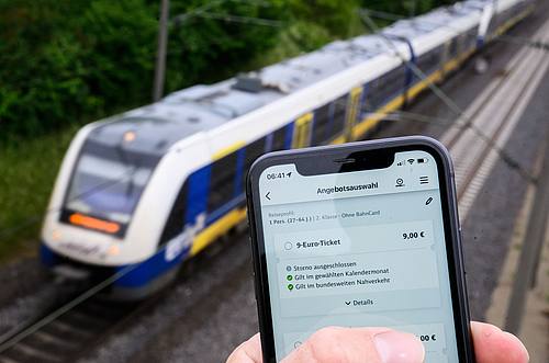 In der App der Deutschen Bahn ist ein 9-Euro-Ticket hinterlegt.