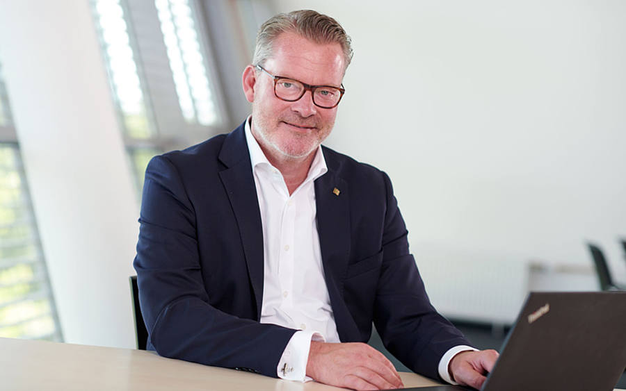 Stephen Schienbein, Kyocera