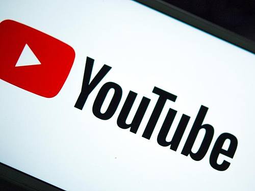 Viele Nutzer befürchten, dass nach der Blockade von Facebook, Instagram und Twitter bald auch Youtube in Russland abgeschaltet werden könnte. Foto: Monika Skolimowska/dpa
