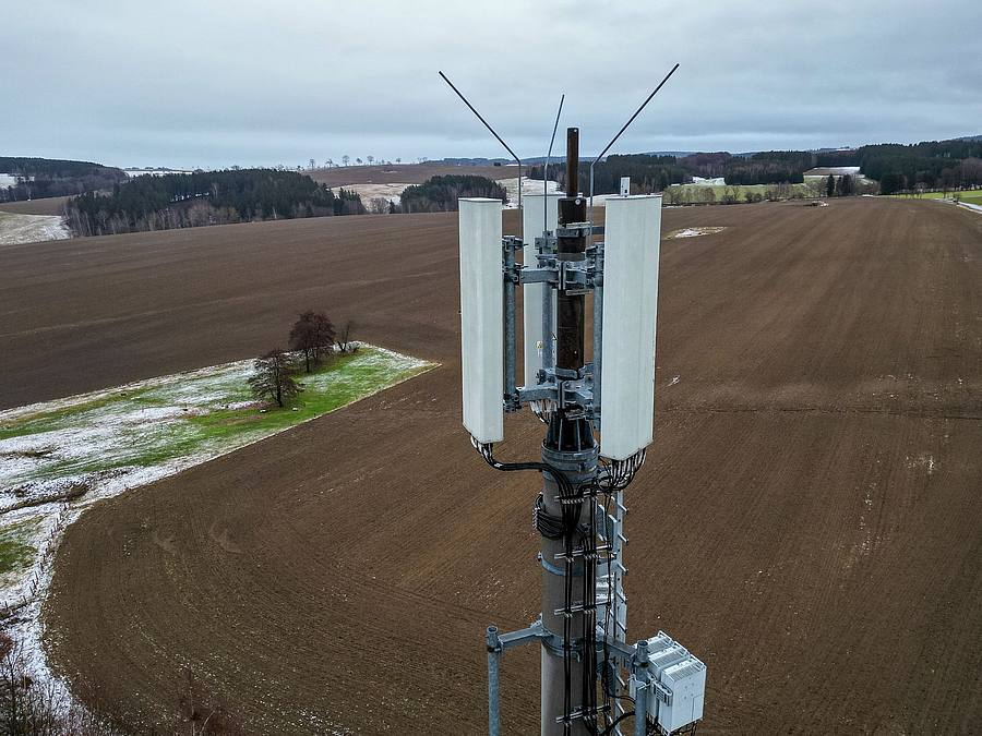 Die Bundesnetzagentur möchte den Ausbau eines flächendeckenden Handynetzes in Deutschland vorantreiben.