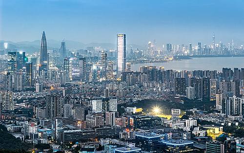 Die Skyline von Shenzhen, Chinas Technologie-Metropole
