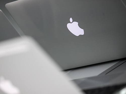 Apple wird die eigenen Prozessoren nun auch in seinen Mac-Computern nutzen. Foto: Michael Kappeler/dpa