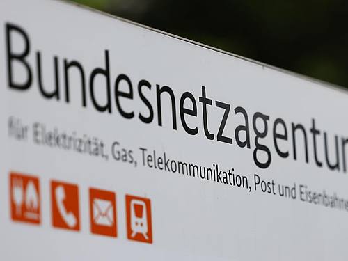 Die Regulierungsbehörde ist für die Branchen Telekommunikation, Energie, Post und Eisenbahn zuständig. Foto: Oliver Berg/dpa
