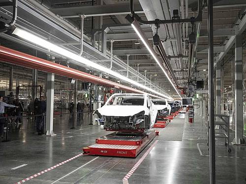 Tesla brauchte dringend neue Fertigungslinien in Nordamerika, da das Stammwerk in Kalifornien seine Kapazitätsgrenzen erreicht hat. Foto: Soeren Stache/dpa-Zentralbild/dpa