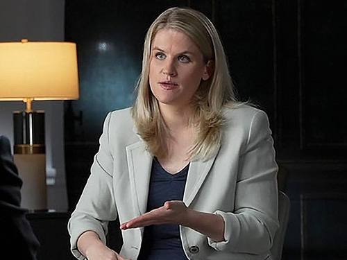 Facebook-Whistleblowerin Frances Haugen während eines CBS-Interviews. Foto: Robert Fortunato/CBS News/60 Minutes/AP/dpa