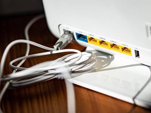Wer daheim viel schlechteres Internet hat als vom Provider versprochen, kann Zahlungen an diesen reduzieren. Foto: Fabian Sommer/dpa
