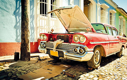 offene Motoraube, Systeme im Vergleich
