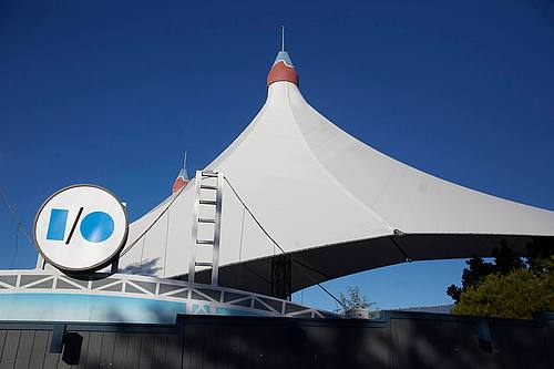 Logo der Entwicklerkonferenz Google I/O 2022 im Shoreline Amphitheatre (Mountain View).