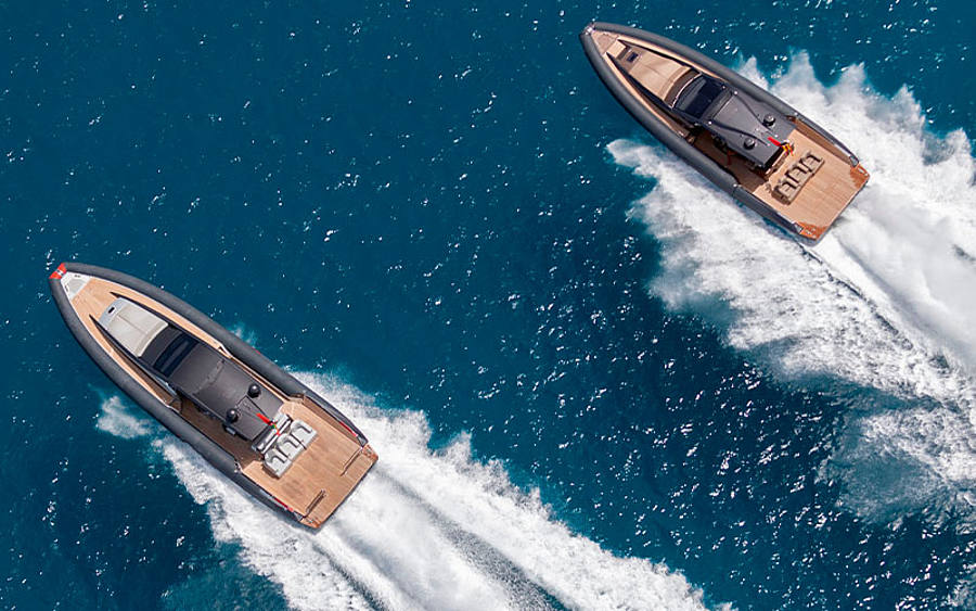 Zwei Speed-Boote