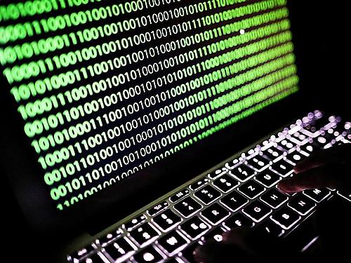 Quellcode auf einem Monitor