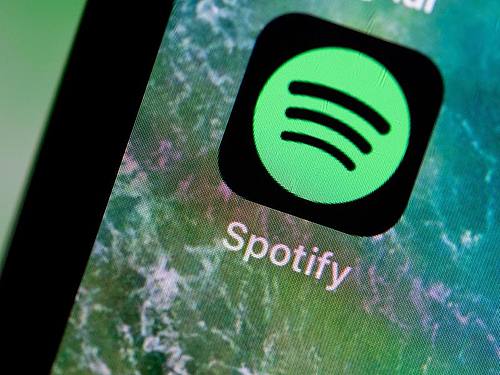 Die Zahl der Abo-Kunden stieg von April bis Juni von 130 auf 138 Millionen - und lag damit am oberen Ende der eigenen Erwartungen von Spotify. Foto: Fabian Sommer/dpa
