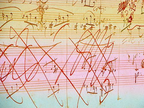 Eine Skizze aus der mit künstlicher Intelligenz fertig gestellten 10. Sinfonie von Beethoven. Foto: Iris Schröder/Deutsche Telekom /dpa