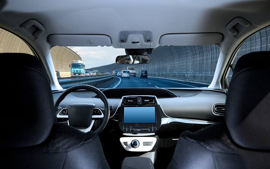 Auto von innen, ohne Fahrer
