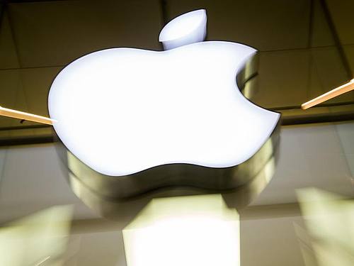 Einem Medienbericht zufolge sollen Apple-Autos komplett autonom fahren. Foto: Peter Kneffel/dpa