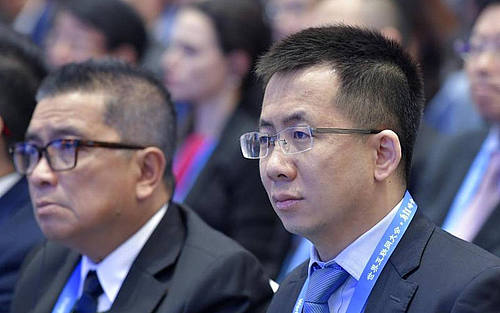 Bytedance-CEO Zhang Yiming (r) 