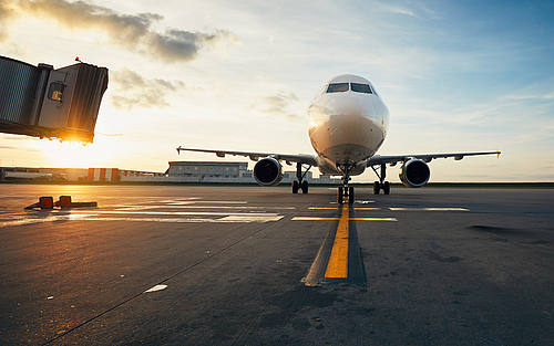 Flugzeug am Gate kurz vor dem Start