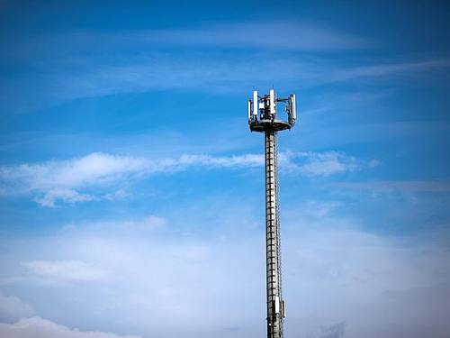 Neben weißen Flecken beim Mobilfunk gibt es auch beim Ausbau von schnellen Internet-Verbindungen in Deutschland noch Nachholbedarf. Foto: Jens Büttner/zb/dpa
