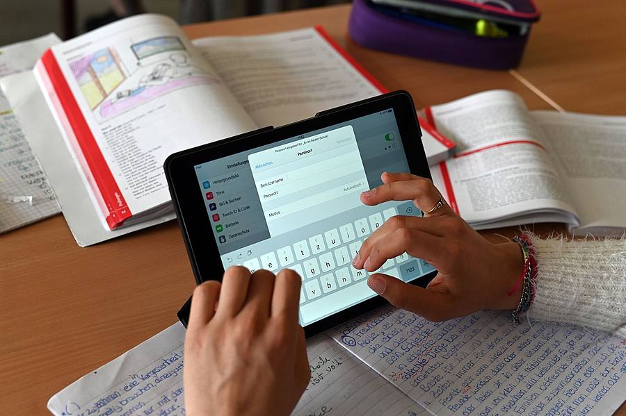 Forderung: Digitalpakt Schule fortsetzen
