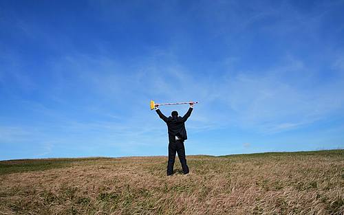Mann mit Besen, Bildquelle: Thinkstock/iStock