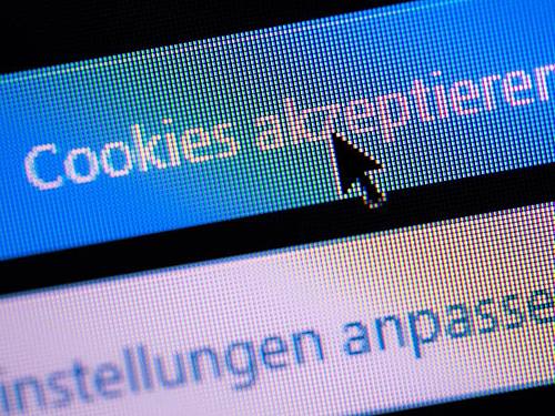 Immer wieder wird im Internet die Akzeptanz von Cookies gefordert. Foto: Lino Mirgeler/dpa