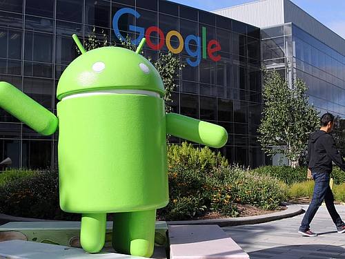 Die EU-Kommission wirft Google den Missbrauch seiner Marktdominanz bei Smartphone-Betriebssystemen vor. Foto: Christoph Dernbach
