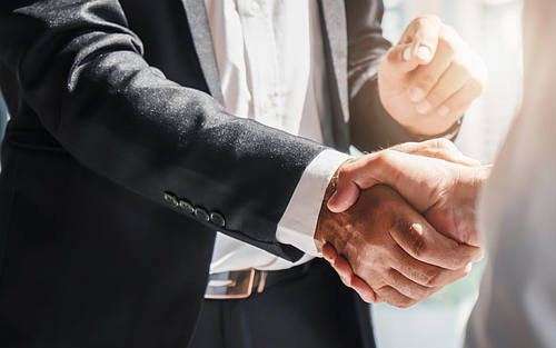 Neue Holding setzt auf Full-Service