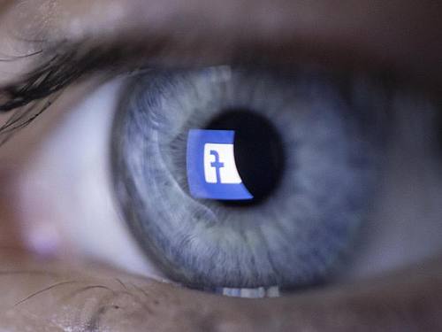 Facebook selbst hat mehrere russische Medien-Seiten bei Facebook abgeschaltet. Foto: Gaetan Bally/KEYSTONE/dpa