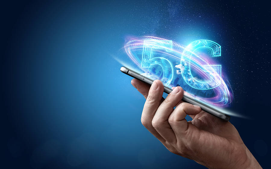 Smartphone mit 5G Signal