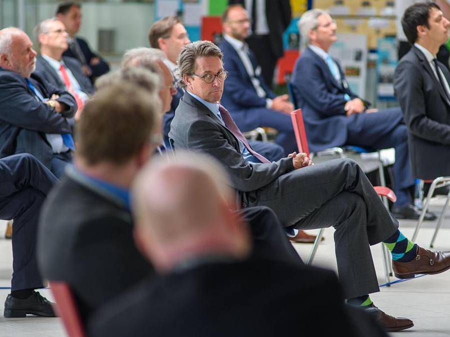 Andreas Scheuer, Bundesminister für Verkehr und digitale Infrastruktur, beim Auftakt für das Breitbrandprojekt. Foto: Klaus-Dietmar Gabbert/dpa-Zentralbild/dpa