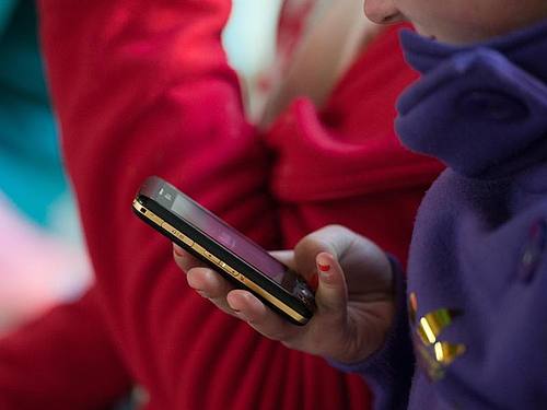 Eine neue Plattform soll Opfern von Cybermobbing mit Ratschlägen, Infos und weiterführenden Adressen helfen. Foto: Armin Weigel/dpa