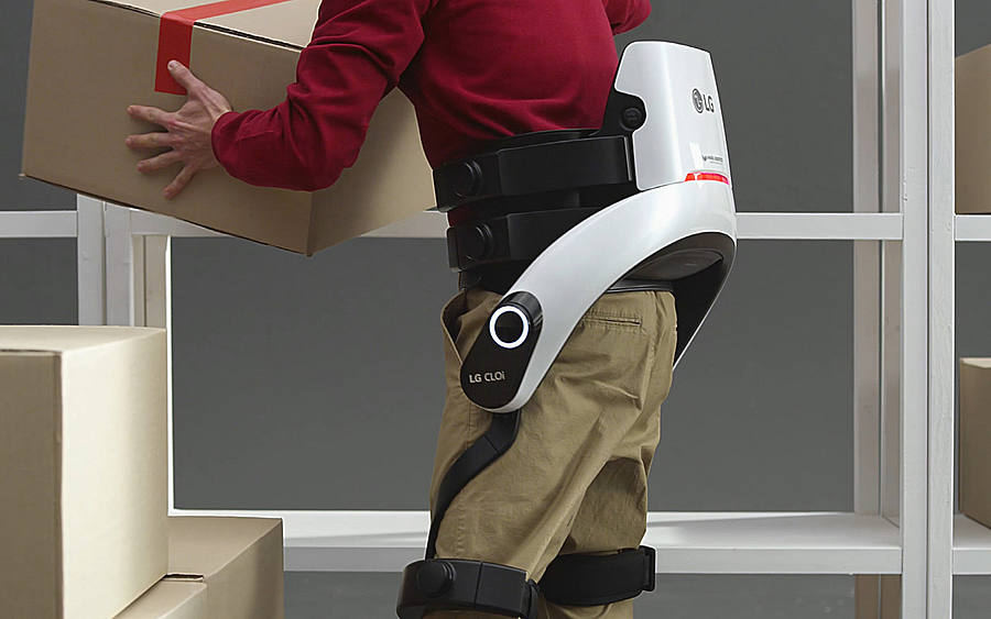 Das Exoskelett von LG soll die Wirbelsäule unterstützen.