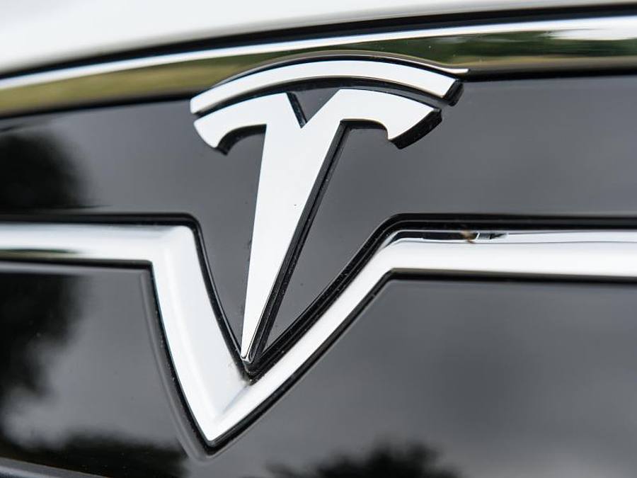 Der Elektroautobauer Tesla geht juristisch gegen die US-Strafzöllen auf Importe aus China vor. Foto: picture alliance / dpa