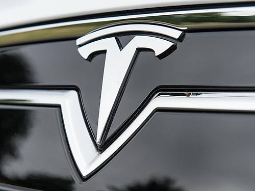 Der Elektroautobauer Tesla geht juristisch gegen die US-Strafzöllen auf Importe aus China vor. Foto: picture alliance / dpa