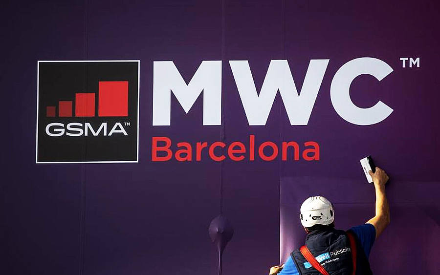 Der MWC gilt als die weltweit wichtigste Veranstaltung der Mobilfunkbranche und ist in den vergangenen Jahren stetig gewachsen. Foto: Emilio Morenatti/AP/dpa