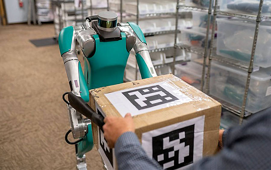 Lieferlogistik Roboter Digit mit Paket