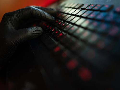 Die russische IT-Sicherheitsfirma Kaspersky sieht einen Anstieg gefährlicherer Cyberattacken auf deutsche Industrieunternehmen. Foto: Nicolas Armer/dpa