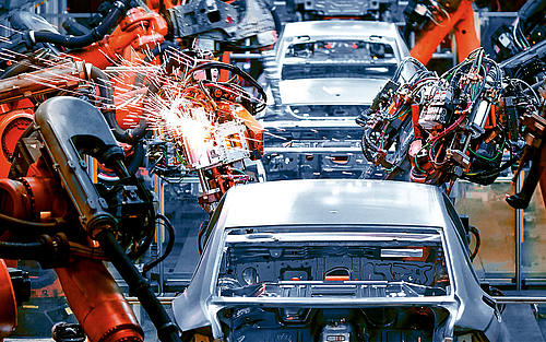 Industrieroboter bei der Autombilherstellung