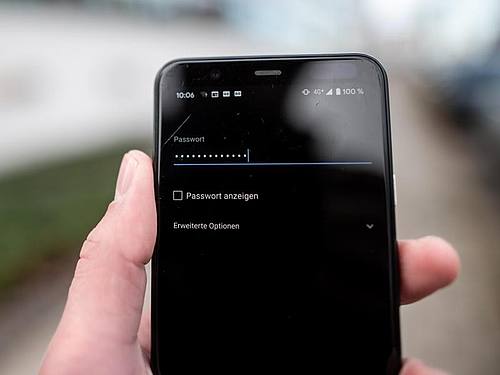 Der Bundesrat hat die geplanten höheren Hürden für den staatlichen Zugriff auf persönliche Daten von Handy- und Internetnutzern abgelehnt. Foto: Fabian Strauch/dpa/Archivbild