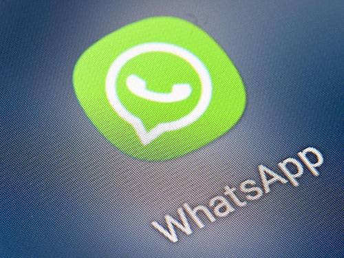 Die meisten Nutzer in Deutschland greifen für Chat-Nachrichten auf WhatsApp zurück. Foto: Fabian Sommer/dpa