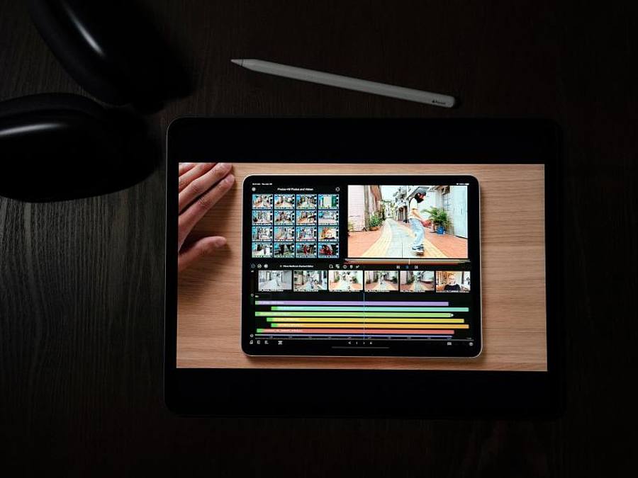 Im Rahmen eines virtuellen Events zur Ankündigung neuer Apple-Produkte wird das neue iPad Pro vorgestellt. Foto: Jae C. Hong/AP/dpa