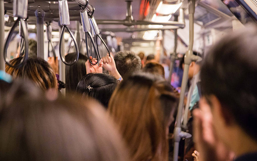 Vor allem in Ballungszentren sind immer mehr Menschen im ÖPNV unterwegs.
