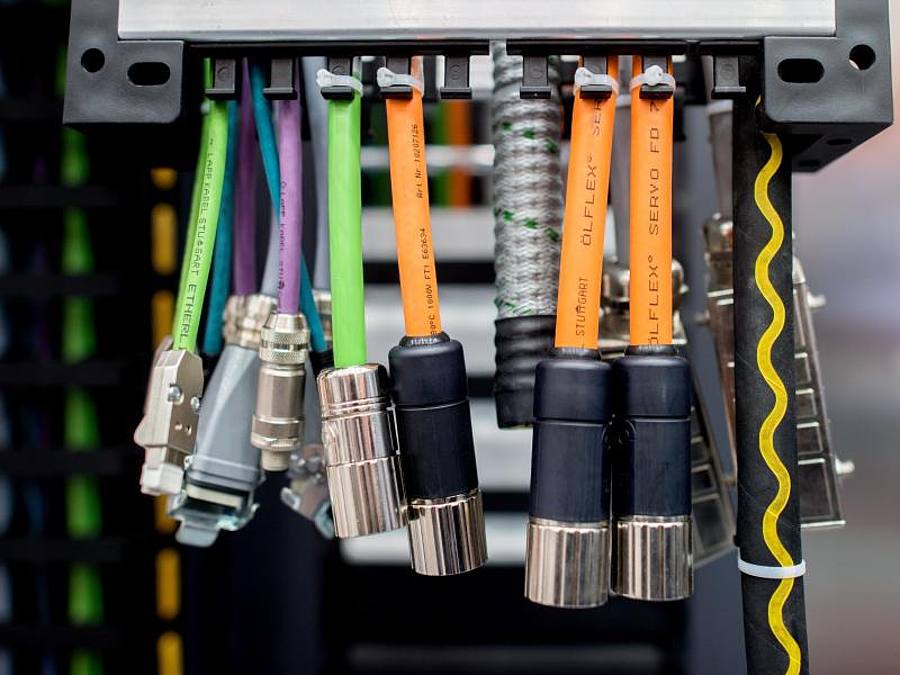 Für den Zeitraum bis zum Jahr 2025 rechnet der Branchenverband eco mit einem deutlichen Aufschwung für die Internetwirtschaft. Foto: Hauke-Christian Dittrich/dpa