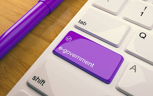 E-Government-Taste auf Tastatur