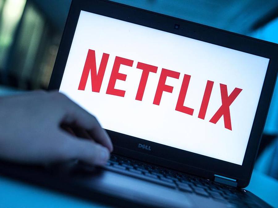 Das Logo des Video-Streamingdienstes Netflix erscheint auf dem Display eines Laptops. Foto: Alexander Heinl/dpa